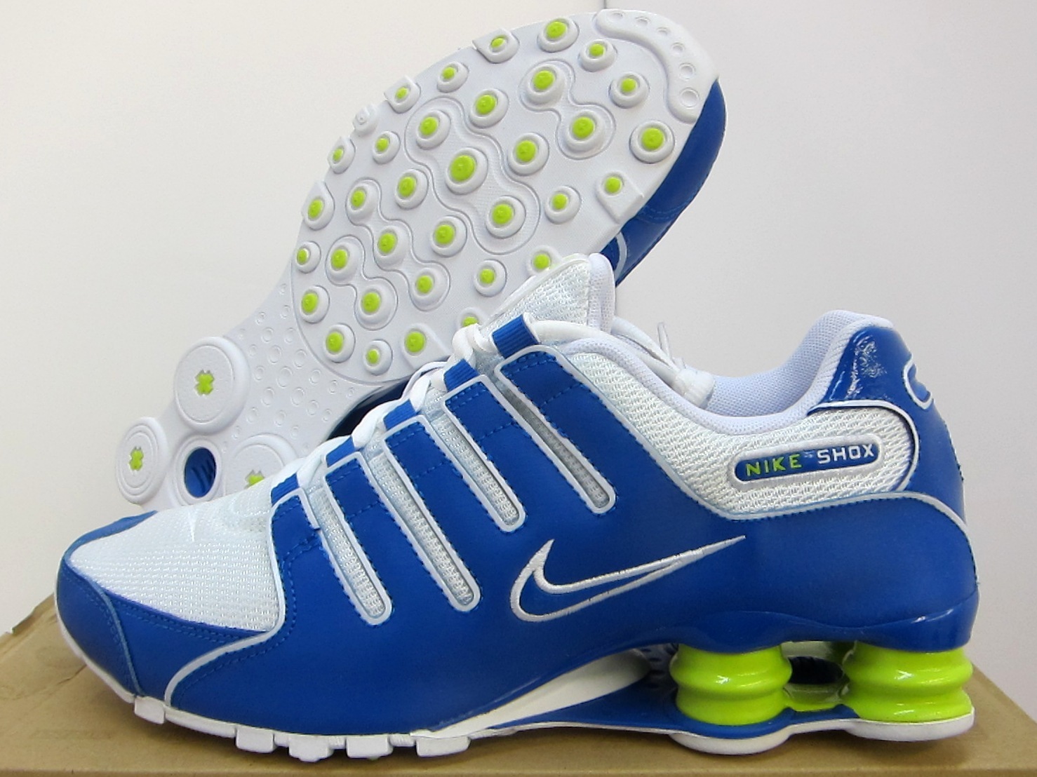 nike shox branco e verde agua nike shox branco e verde agua